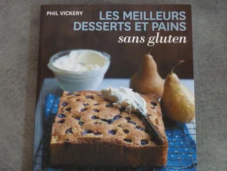 Livre de cuisine et mélange de farines sans gluten