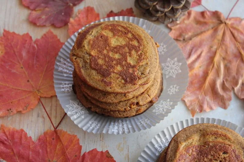 Des pancakes rustiques  à la courge et à la farine de châtaigne pour fêter Haloween