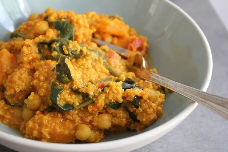 Le curry quinoa-pois chiches à la façon Deliciously Ella sans gluten