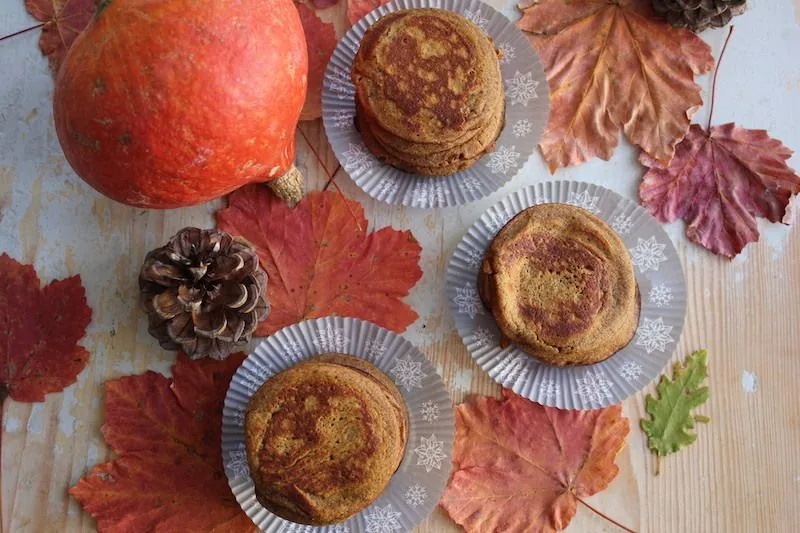 Des pancakes rustiques  à la courge et à la farine de châtaigne pour fêter Haloween