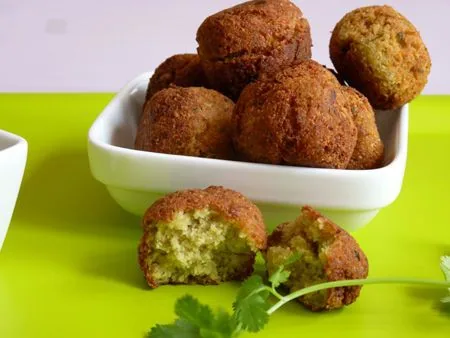Boulettes : Falafels et dip au yaourt