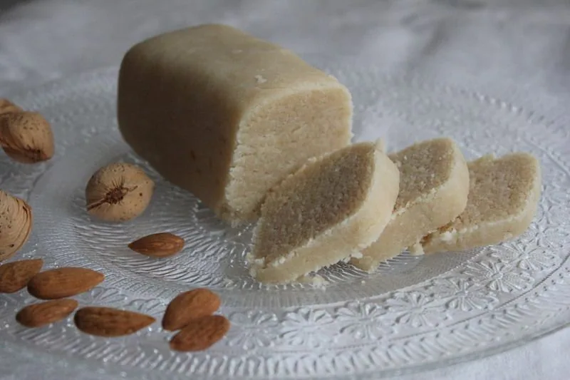 Pâte d'amande maison sans œuf et naturellement sans gluten