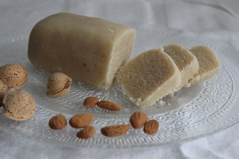 Pâte d'amande maison sans œuf et naturellement sans gluten