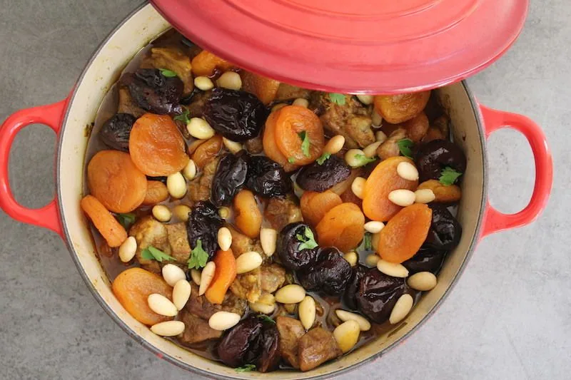 Tajine d'agneau aux abricots et pruneaux