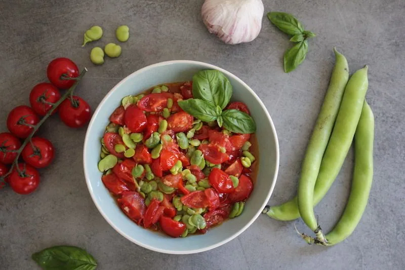 Poêlée de tomates cerises et févettes et  quinoa au four !
