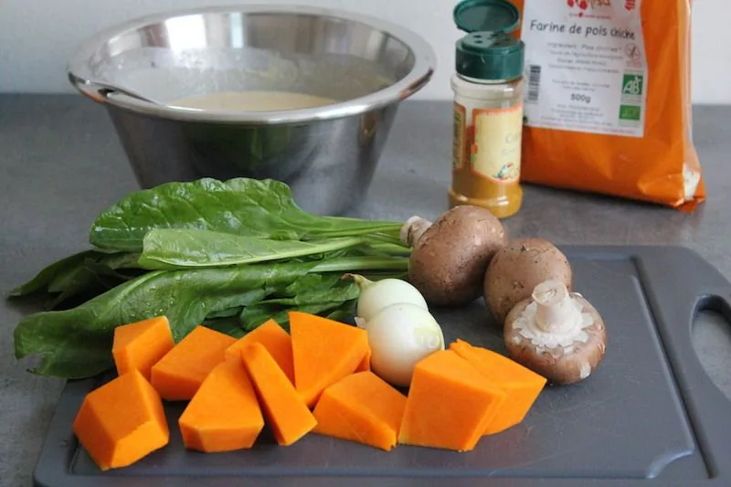 Buddha bowl et petites crêpes à la farine de pois chiche  sans gluten